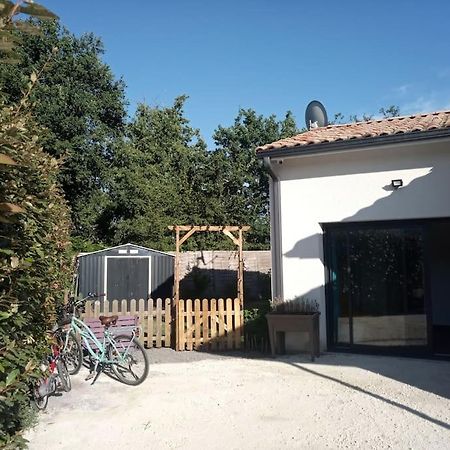 Petite Maison Avec Jardin Entre Lac Et Village Hourtin Esterno foto